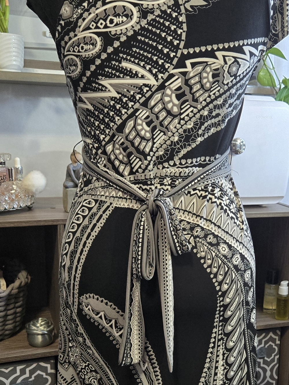 New York & Company Black and Grey Paisley Midi Dress - Picture 4 of 6
